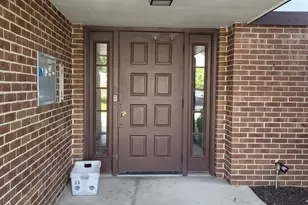 9303 Montgomery Dr, Orland Park, IL 60462 - Photo 2