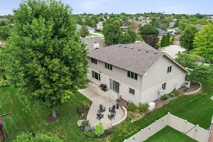 8122 Hampton Dr, Woodridge, IL 60517 - Photo 28
