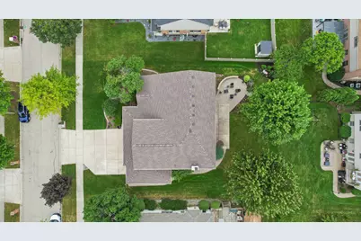 8122 Hampton Drive, Woodridge, IL 60517 - Photo 26