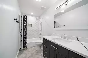 8122 Hampton Dr, Woodridge, IL 60517 - Photo 18