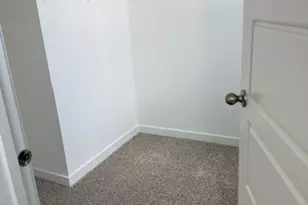 2226 Lake Shore Dr, Schaumburg, IL 60173 - Photo 8