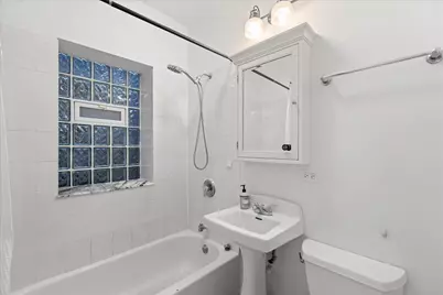 4055 N Spaulding Avenue #3, Chicago, IL 60618 - Photo 4