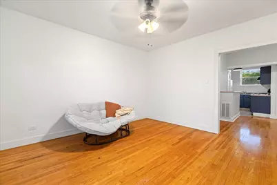 4055 N Spaulding Avenue #3, Chicago, IL 60618 - Photo 8
