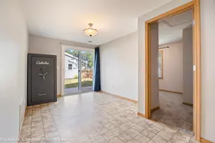 126 E Kerr St, Sycamore, IL 60178 - Photo 10