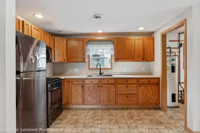 126 E Kerr Street, Sycamore, IL 60178 - Photo 6
