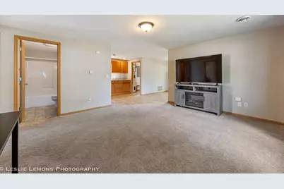 126 E Kerr Street, Sycamore, IL 60178 - Photo 4