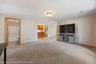126 E Kerr St, Sycamore, IL 60178 - Photo 4