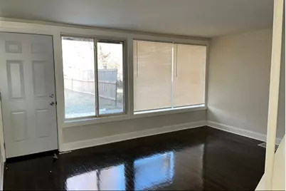 113 E 37th Place, Chicago, IL 60653 - Photo 2