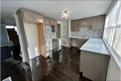 113 E 37th Place, Chicago, IL 60653 - Photo 1