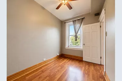 3347 S Emerald Avenue #2, Chicago, IL 60616 - Photo 4