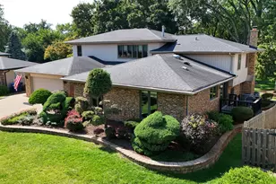 7202 Gold Grove Pl, Darien, IL 60561 - Photo 2