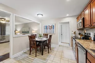 2201 Clover Ln, Champaign, IL 61821 - Photo 10