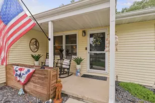 2201 Clover Ln, Champaign, IL 61821 - Photo 4