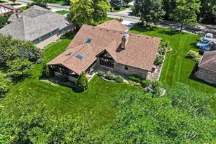 254 Wood Glen Ln, Oak Brook, IL 60523 - Photo 1