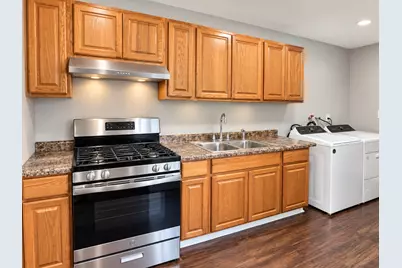63 Sparrow Road, Carpentersville, IL 60110 - Photo 4