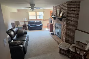 10715 S Nordica Ave, Worth, IL 60482 - Photo 12