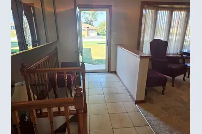 10715 S Nordica Avenue, Worth, IL 60482 - Photo 2