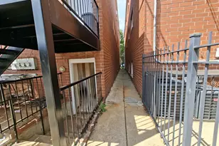 2449 W Lexington St, Chicago, IL 60612 - Photo 14