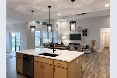 656 Zagreb Avenue, Sycamore, IL 60178 - Photo 12