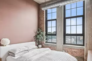[Address not provided], Chicago, IL 60618 - Photo 12