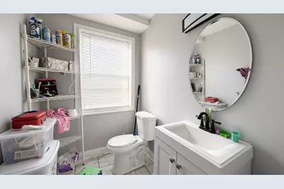 3338 W Bryn Mawr Avenue #2R, Chicago, IL 60659 - Photo 10