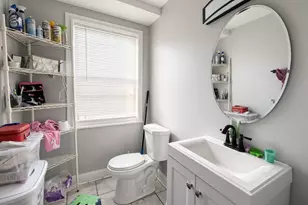 3338 W Bryn Mawr Ave, Chicago, IL 60659 - Photo 10