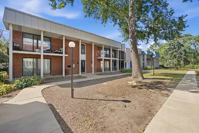 9812 S Karlov Avenue #4D, Oak Lawn, IL 60453 - Photo 2