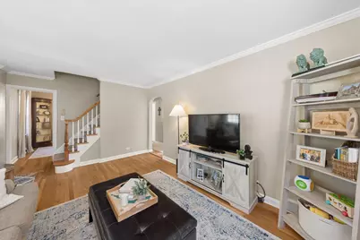 127 Hiawatha Drive, Clarendon Hills, IL 60514 - Photo 4