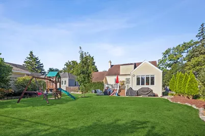 127 Hiawatha Drive, Clarendon Hills, IL 60514 - Photo 20