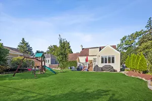 127 Hiawatha Dr, Clarendon Hills, IL 60514 - Photo 20