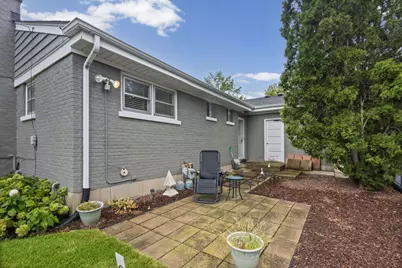 274 N Highview Avenue, Elmhurst, IL 60126 - Photo 18