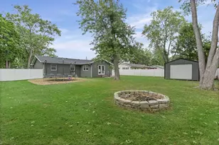 742 N Reel Ave, Salem, IL 62881 - Photo 8