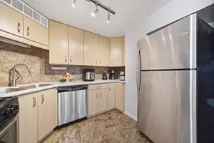 3200 N Lake Shore Dr, Chicago, IL 60657 - Photo 10