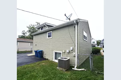 618 W Comstock Avenue, Elmhurst, IL 60126 - Photo 4