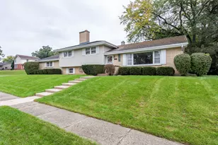 719 Hillside Ave, Antioch, IL 60002 - Photo 32