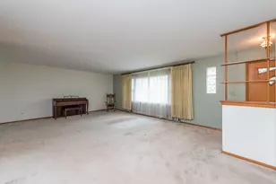719 Hillside Ave, Antioch, IL 60002 - Photo 14