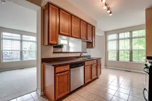 726 Summit Ln, Vernon Hills, IL 60061 - Photo 14