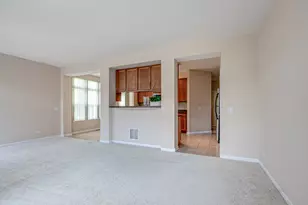 726 Summit Ln, Vernon Hills, IL 60061 - Photo 10