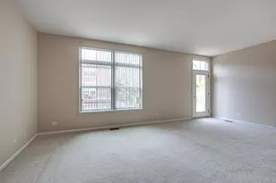 726 Summit Ln, Vernon Hills, IL 60061 - Photo 8