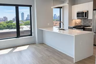 1025 W Addison St, Chicago, IL 60613 - Photo 10
