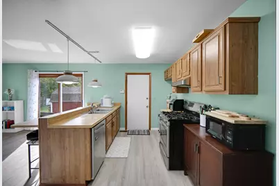 951 Surf Court, Bartlett, IL 60103 - Photo 6