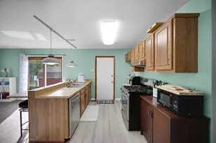 951 Surf Ct, Bartlett, IL 60103 - Photo 6