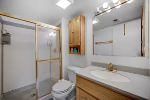 951 Surf Ct, Bartlett, IL 60103 - Photo 18