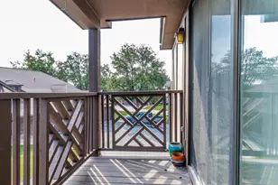 1717 Lakecliffe Dr, Wheaton, IL 60189 - Photo 18