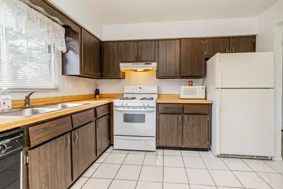 1717 Lakecliffe Drive #C, Wheaton, IL 60189 - Photo 8
