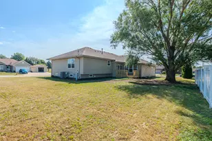 411 Shamrock Ln, Manteno, IL 60950 - Photo 34