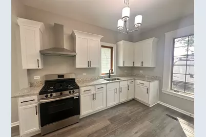 315 Flagg Street, Aurora, IL 60505 - Photo 8
