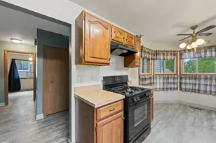 1132 Evergreen Dr, Carol Stream, IL 60188 - Photo 6