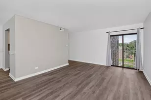 2212 Country Club Dr, Woodridge, IL 60517 - Photo 2