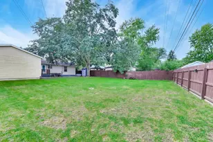 1721 W Illinois Ave, Aurora, IL 60506 - Photo 34